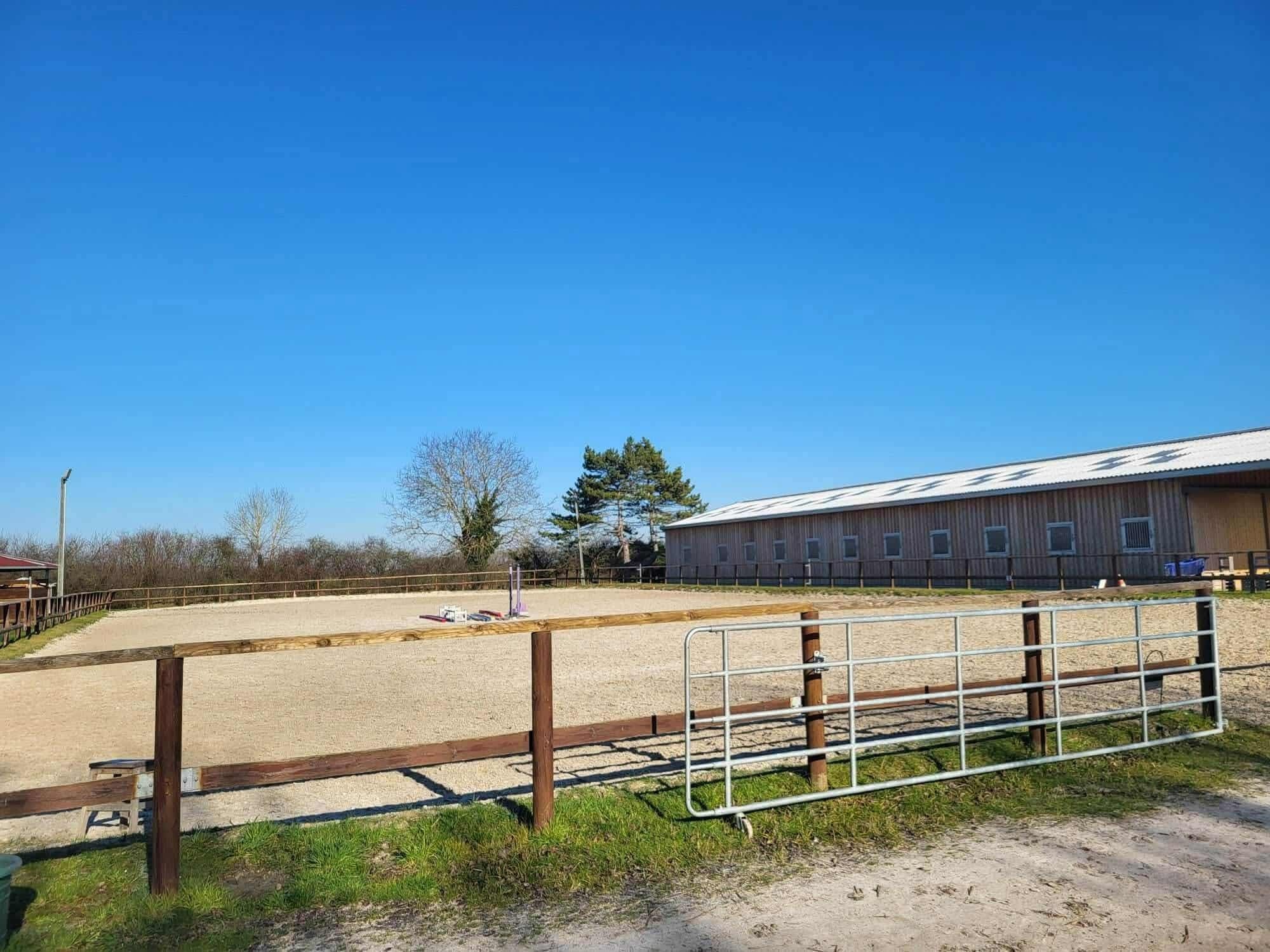 La petite carrière et l'écurie propriétaires